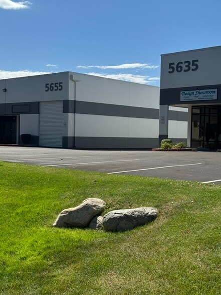 5635 Riggins Ct, Reno, NV for lease - Building Photo - Image 2 of 6