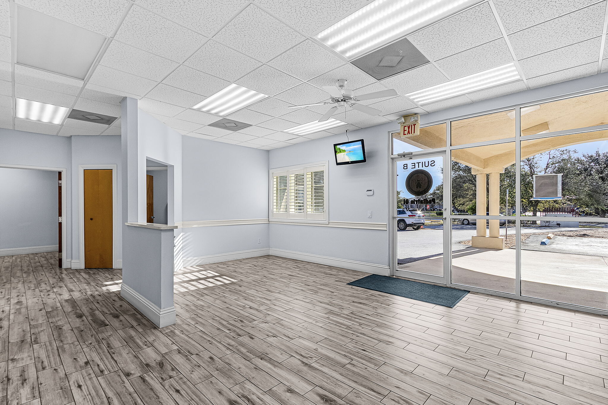 15740 New Hampshire Ct, Fort Myers, FL for lease Interior Photo- Image 1 of 9