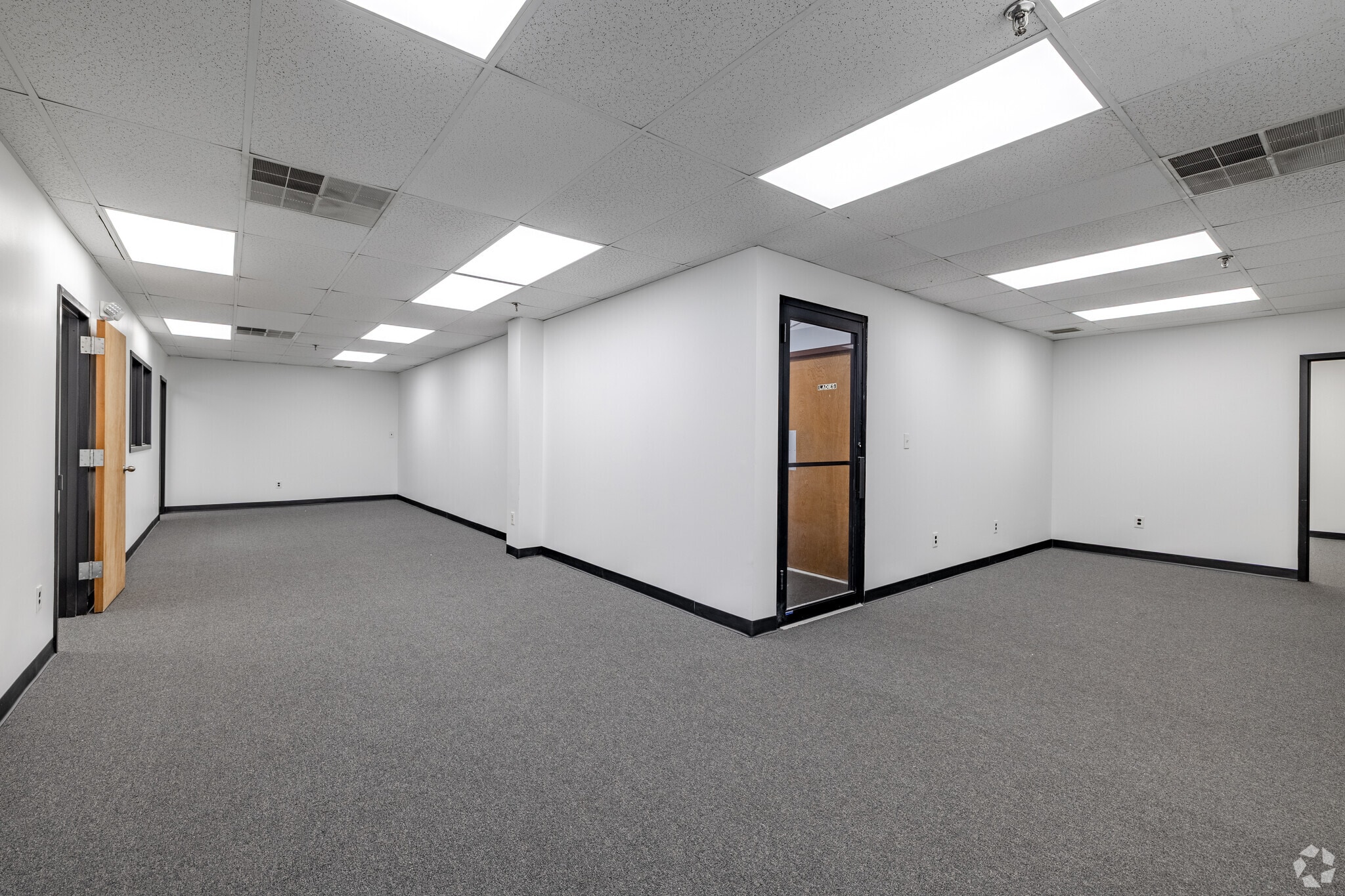40 Brunswick Ave, Edison, NJ for lease Interior Photo- Image 1 of 8