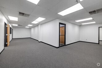 40 Brunswick Ave, Edison, NJ for lease Interior Photo- Image 1 of 8