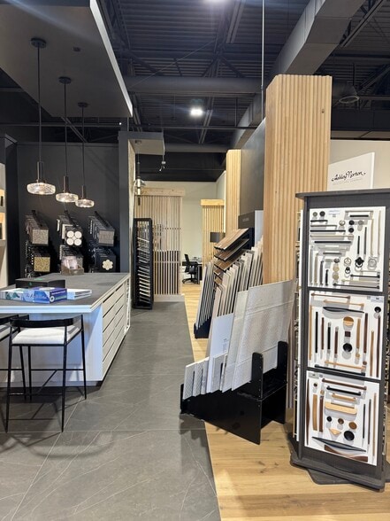 5801-5821 Mcwhinney Blvd, Loveland, CO for lease - Building Photo - Image 3 of 11