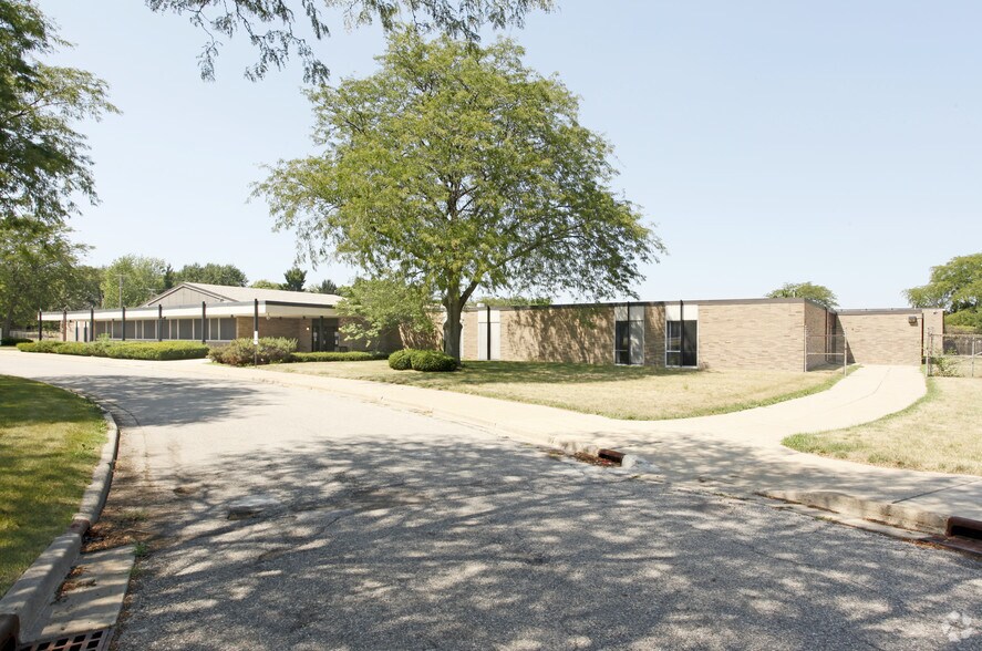4300 W Saginaw Hwy, Lansing, MI for sale - Primary Photo - Image 1 of 1