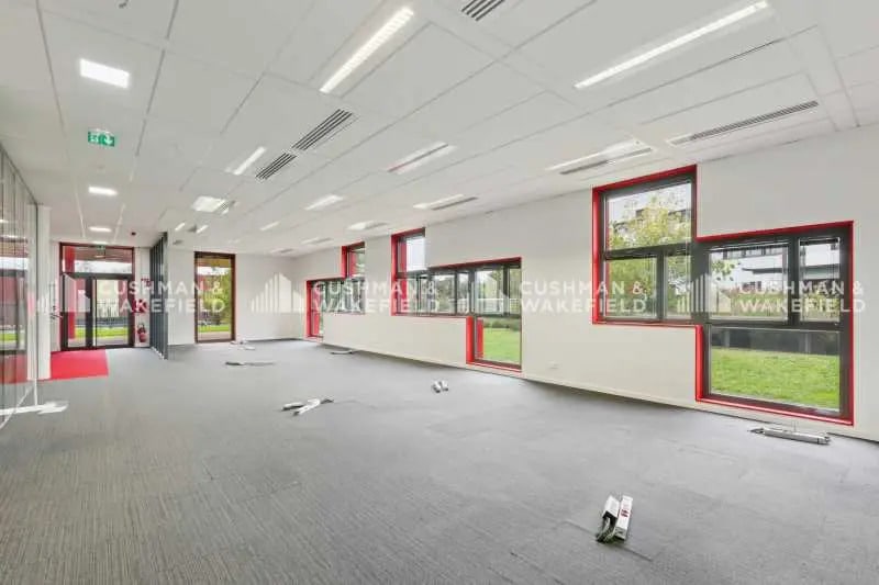 66 Chemin Du Moulin Carron, Dardilly for lease - Building Photo - Image 2 of 22