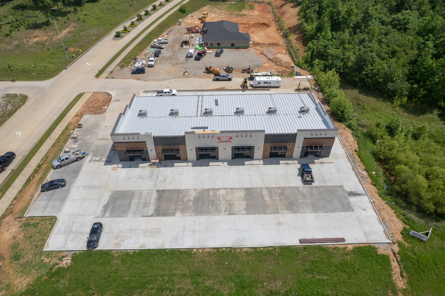 2000 Shelby Rd., Poplar Bluff, MO for lease - Building Photo - Image 3 of 11