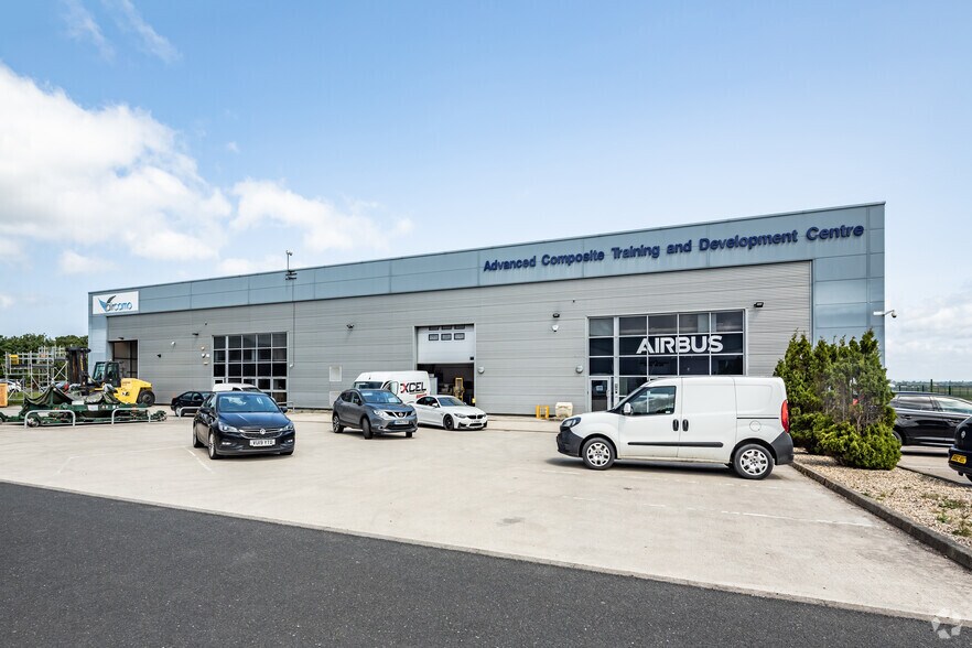 Manor Ln, Deeside for lease - Building Photo - Image 2 of 6