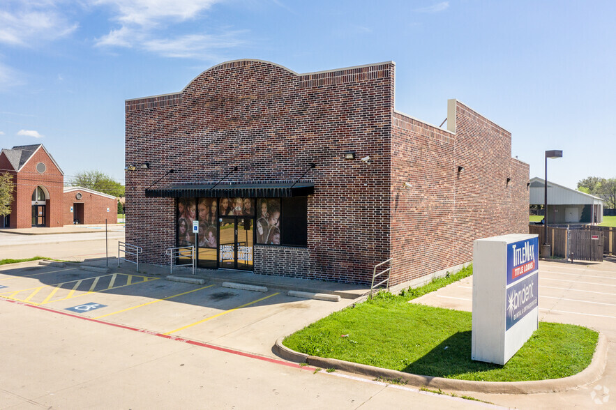 3407 Sycamore School Rd, Fort Worth, TX for sale - Building Photo - Image 1 of 1