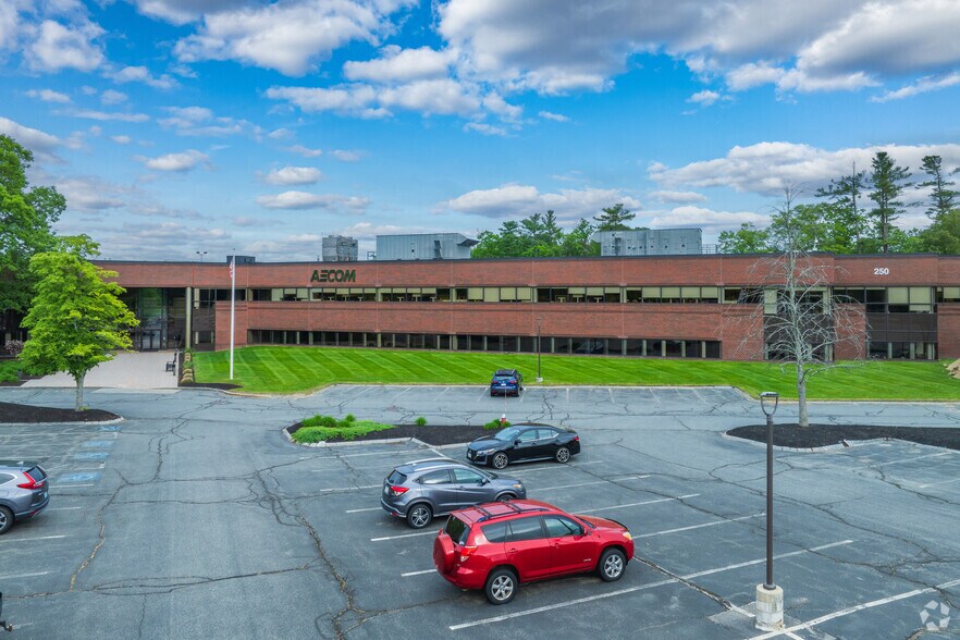 250 Apollo Dr, Chelmsford, MA for lease - Building Photo - Image 3 of 12