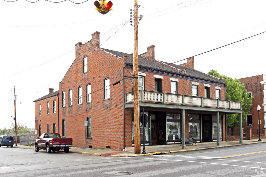 826 N 2nd St, Saint Charles, MO for sale - Building Photo - Image 1 of 1