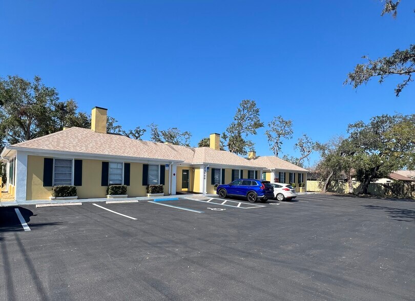 12800 Indian Rocks Rd, Largo, FL for lease - Building Photo - Image 2 of 3