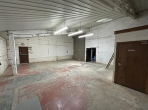 King Rudding Ln, Riccall for lease Interior Photo- Image 2 of 3