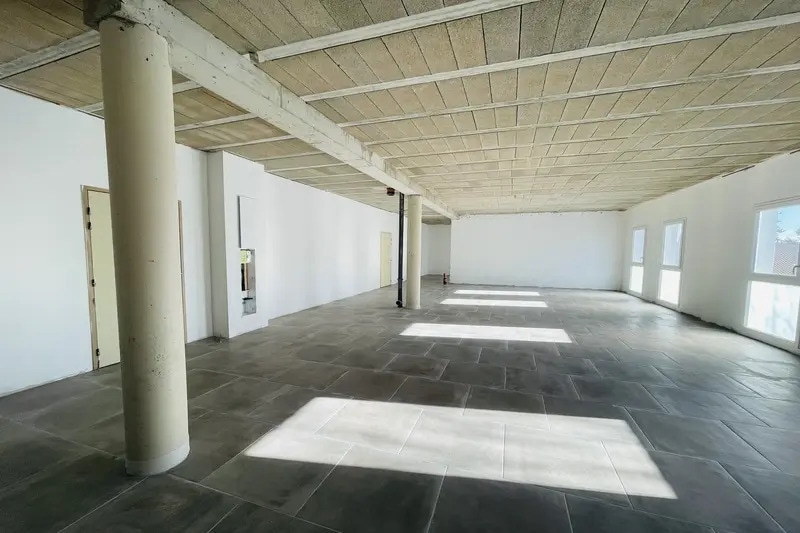 Office in Béziers for lease - Interior Photo - Image 2 of 5