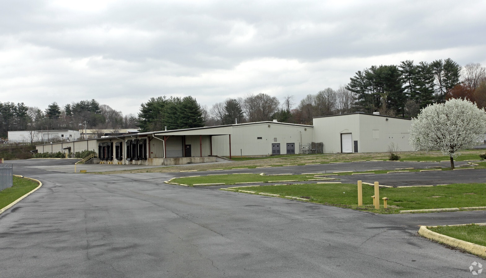 2233 Weaver Pike, Bristol, TN 37620