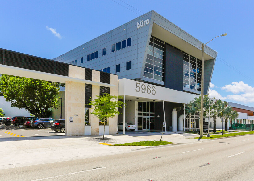 5966 S Dixie Hwy, South Miami, FL for lease - Building Photo - Image 1 of 8