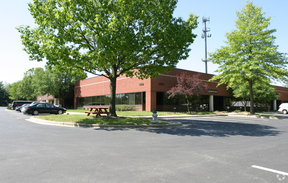 4200 Forbes Blvd, Lanham, MD for lease - Building Photo - Image 3 of 12