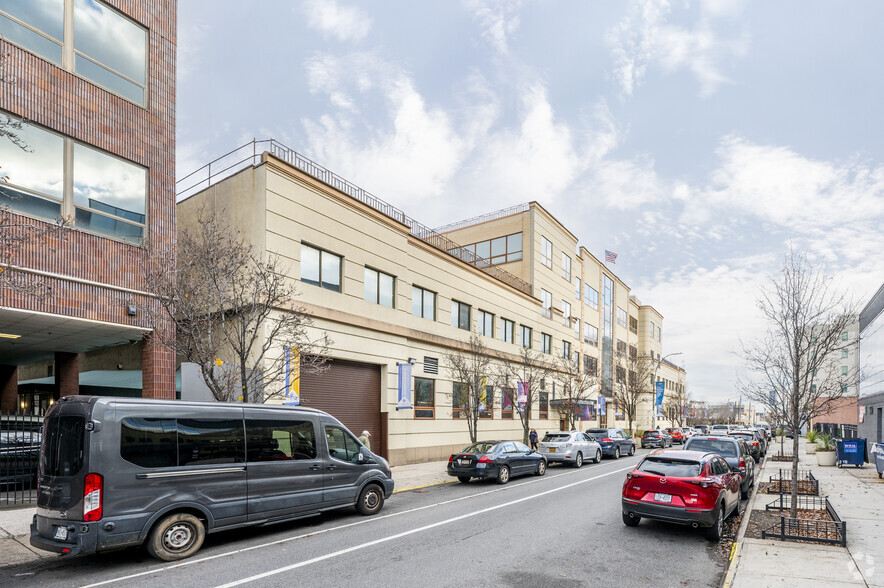 745 64th St, Brooklyn, NY for lease - Building Photo - Image 3 of 23