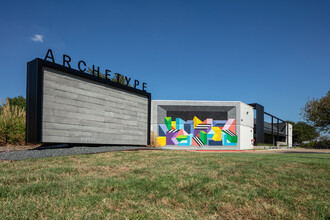 3137 Irving Blvd, Dallas, TX for lease Building Photo- Image 1 of 3