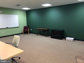 605 Main St, Stevensville, MD for sale Interior Photo- Image 1 of 2