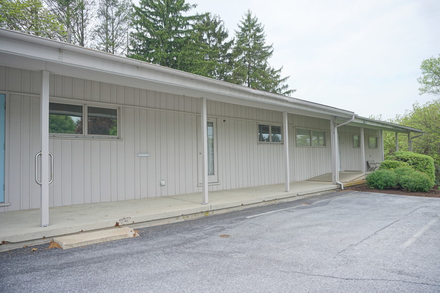 1151 Cornwall Rd, Lebanon, PA for sale - Building Photo - Image 1 of 10