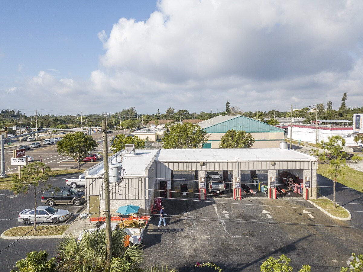 2991 Fowler St, Fort Myers, FL 33901