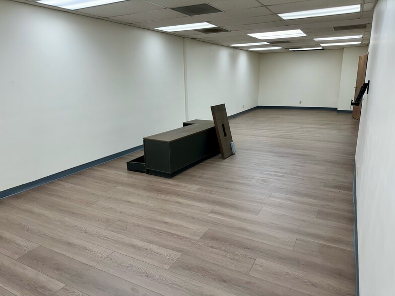 147 S 6th Ave, La Puente, CA for lease - Interior Photo - Image 3 of 13