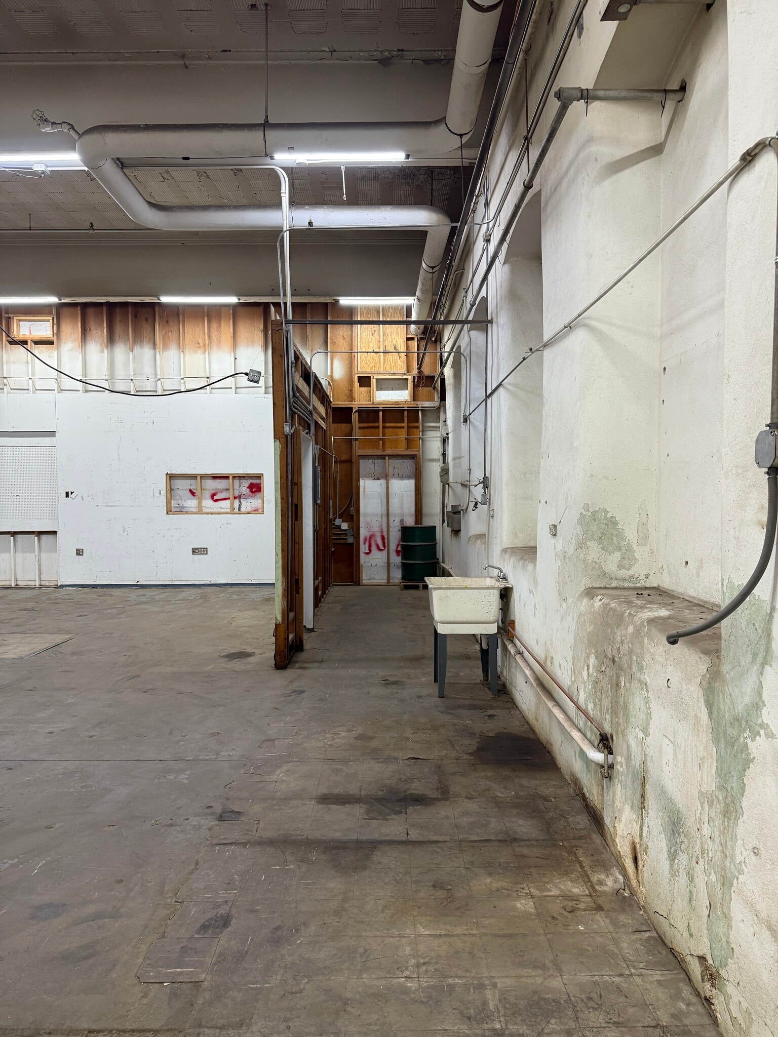 1618-1620 Central Ave NE, Minneapolis, MN for lease Interior Photo- Image 1 of 9