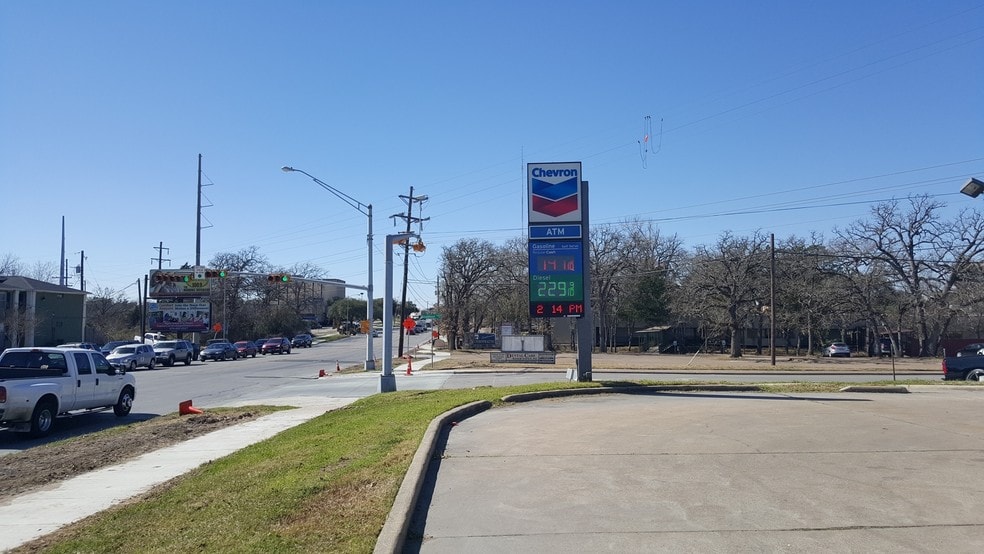 1403 Briarcrest Dr, Bryan, TX for sale - Primary Photo - Image 1 of 1