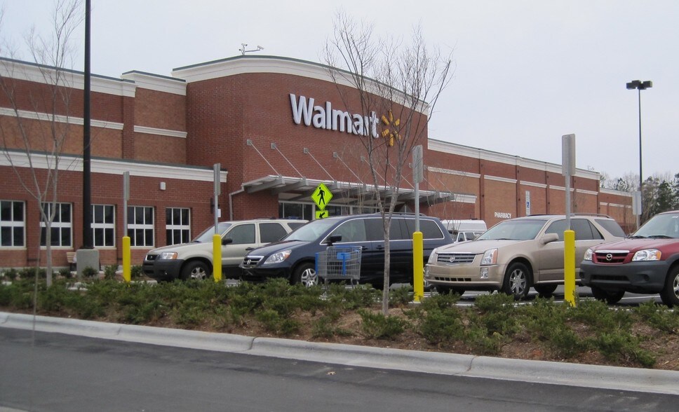 2010-2082 Kildaire Farm Rd, Cary, NC for lease - Building Photo - Image 2 of 7