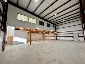 10020 Darden Hill Rd, Austin, TX for lease Interior Photo- Image 2 of 15