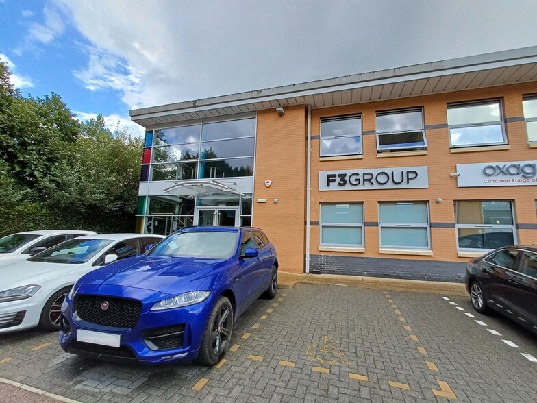 Balcombe Rd, Crawley for sale - Building Photo - Image 2 of 20
