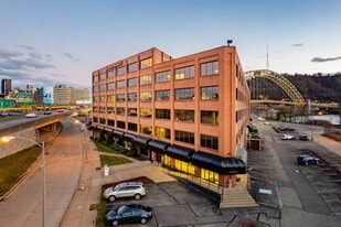 Cardello Building - Loft