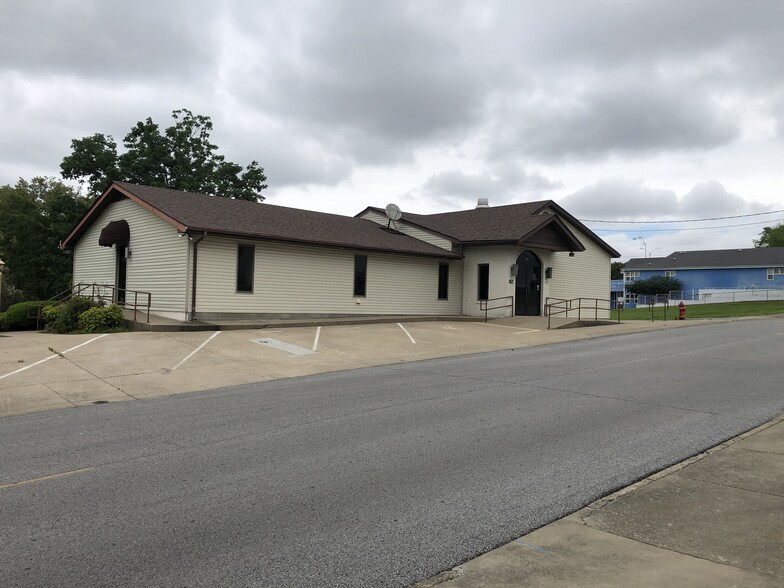 112 E Clark St, Harrisburg, IL for sale - Primary Photo - Image 1 of 1