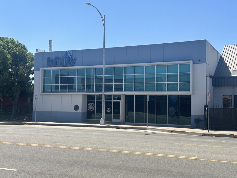 2611 F St, Bakersfield, CA for lease - Building Photo - Image 1 of 7