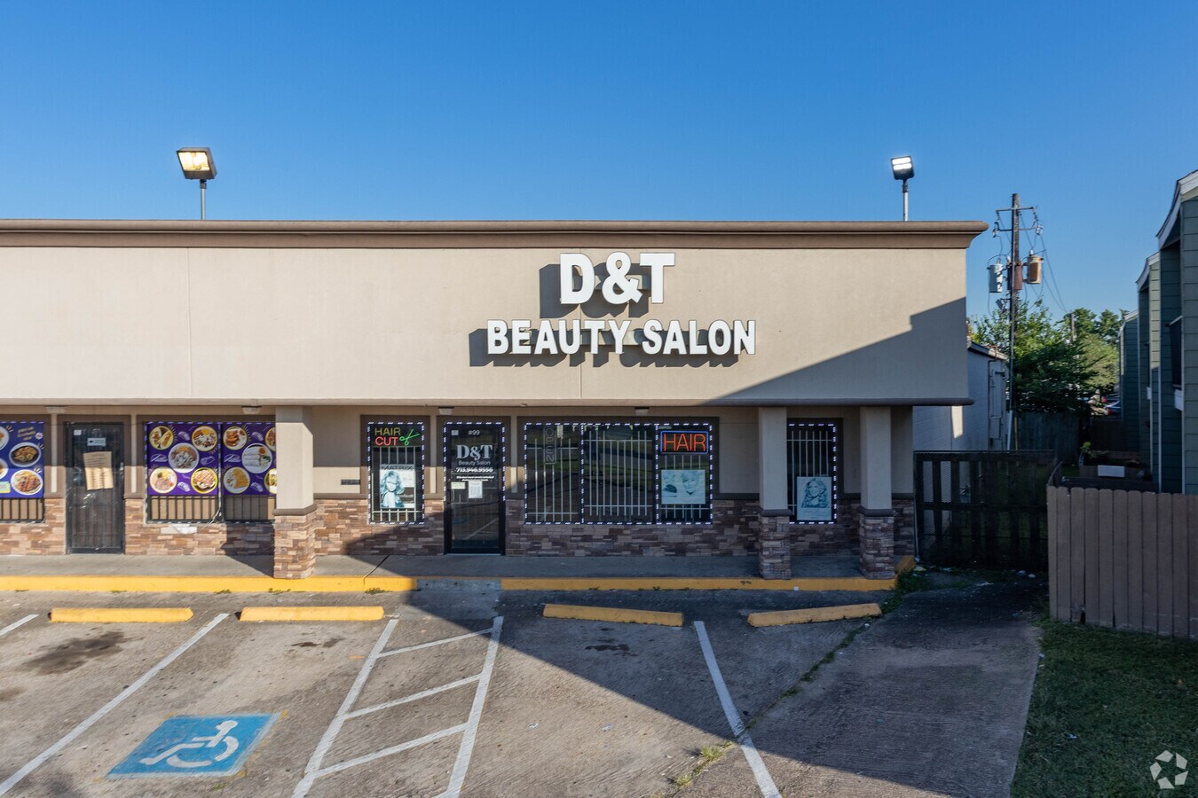 89 E Edgebrook Dr, Houston, TX 77034