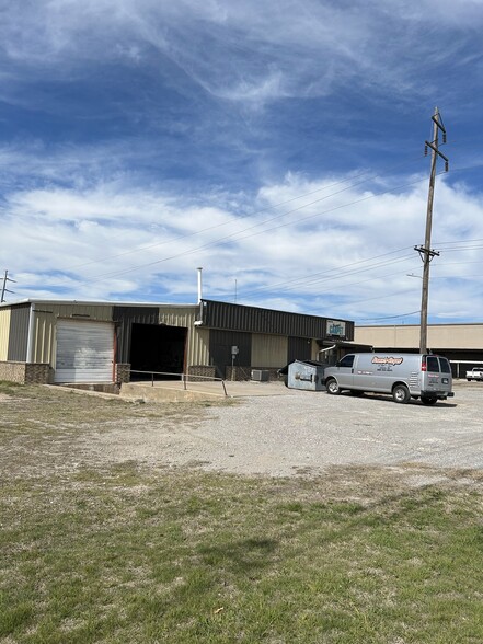 6 SW F Ave, Lawton, OK for lease - Building Photo - Image 2 of 9