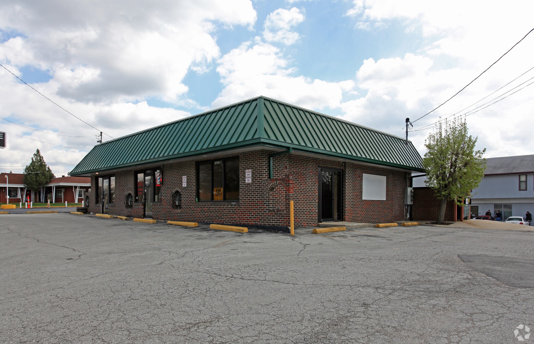 10227 E US Highway 40, Independence, MO for sale Building Photo- Image 1 of 1
