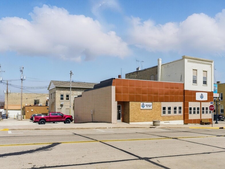301 Ellis St, Kewaunee, WI for sale - Building Photo - Image 3 of 25