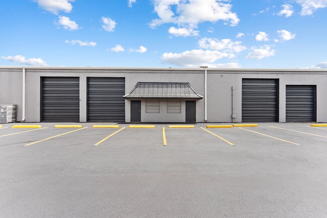 More details for 3501-3531 NW 19th St, Fort Lauderdale, FL - Retail, Industrial for Lease