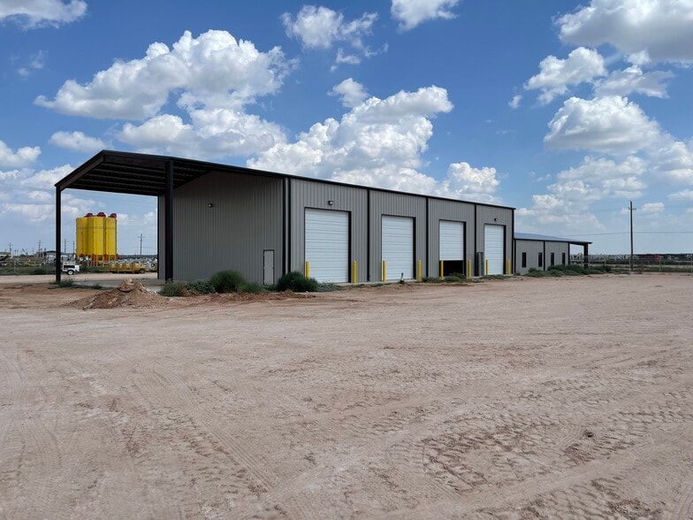 5822 W County Rd 123, Midland, TX for lease - Building Photo - Image 2 of 21