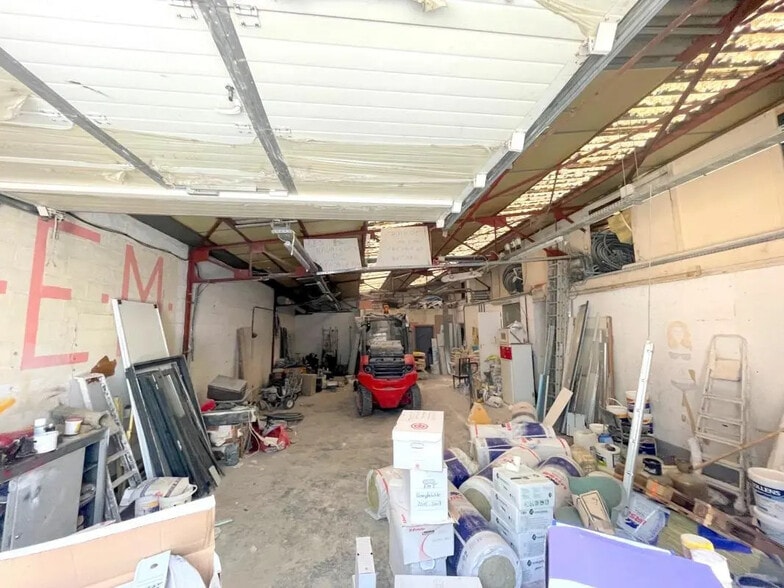 Industrial in Mareil-Marly for sale - Interior Photo - Image 2 of 7