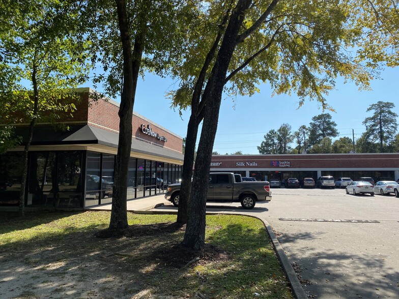 1420-1450 Kingwood Dr, Humble, TX for lease - Building Photo - Image 1 of 2