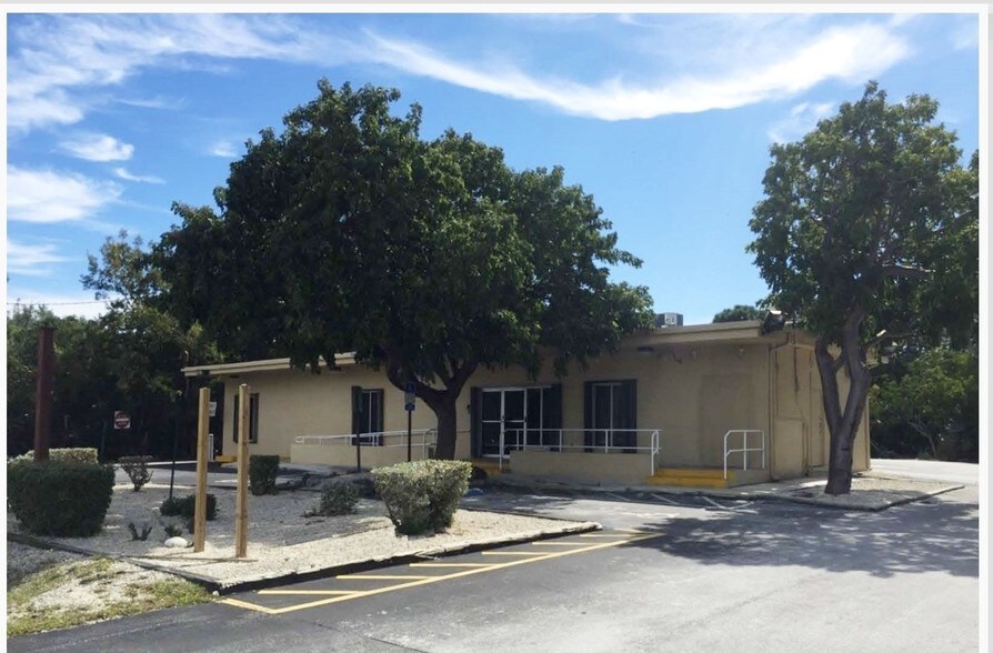 30572 Overseas Hwy, Big Pine Key, FL for sale - Building Photo - Image 1 of 1