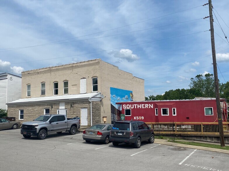 123 Main St, Sadieville, KY 40370