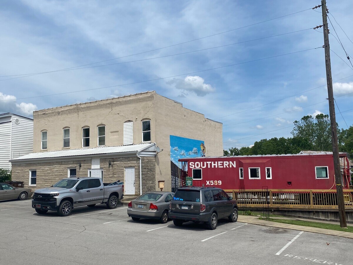 123 Main St, Sadieville, KY 40370