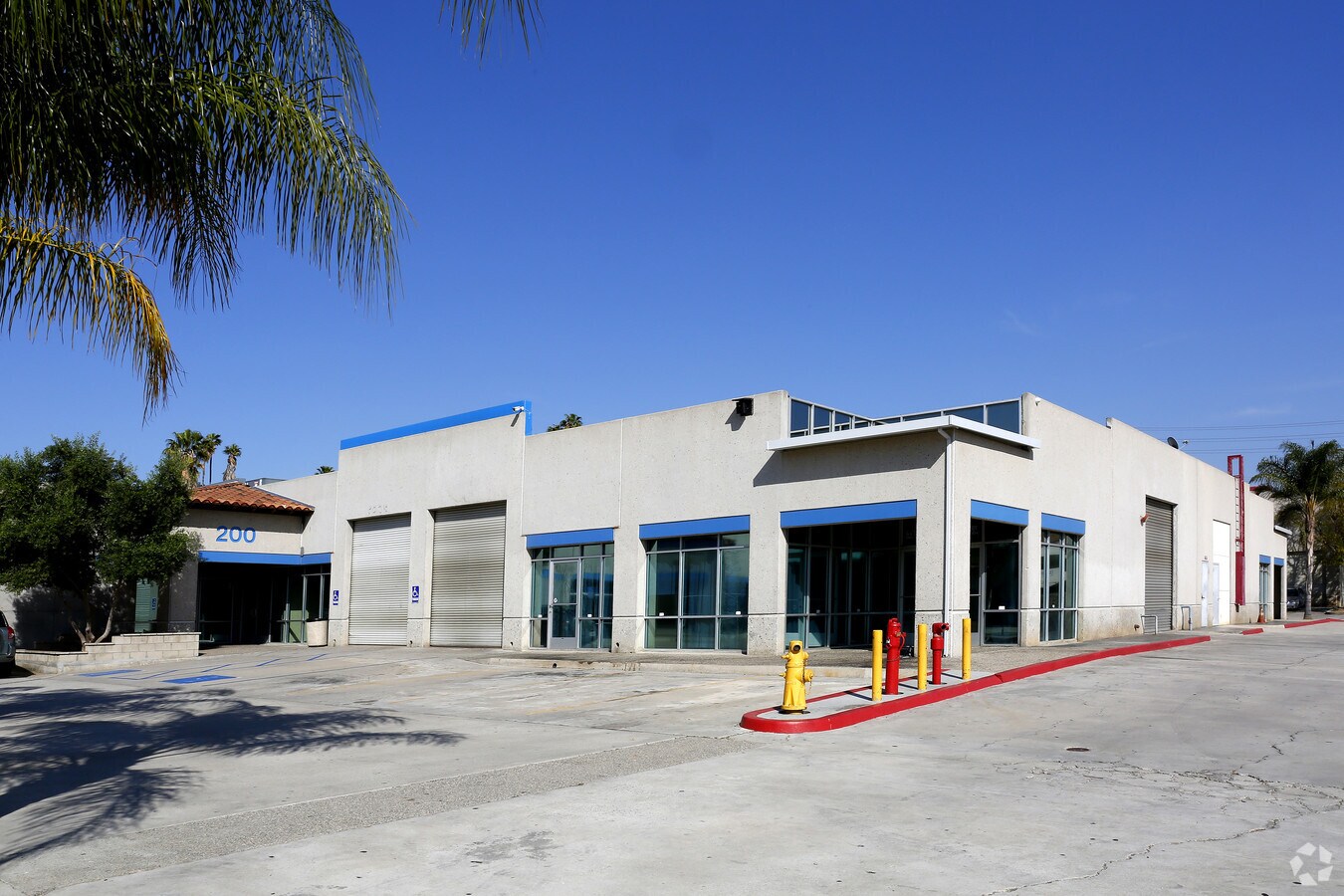 115 W La Cadena Dr, Riverside, CA 92501