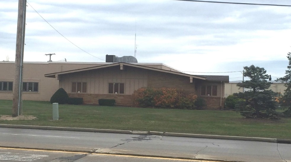 5826 Industrial Rd, Fort Wayne, IN for sale - Primary Photo - Image 1 of 1