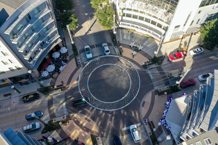 2973 W 7th St, Fort Worth, TX for lease - Building Photo - Image 3 of 10