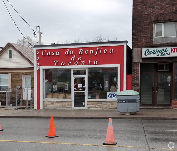 533 Rogers Rd, Toronto, ON M6M 1B5