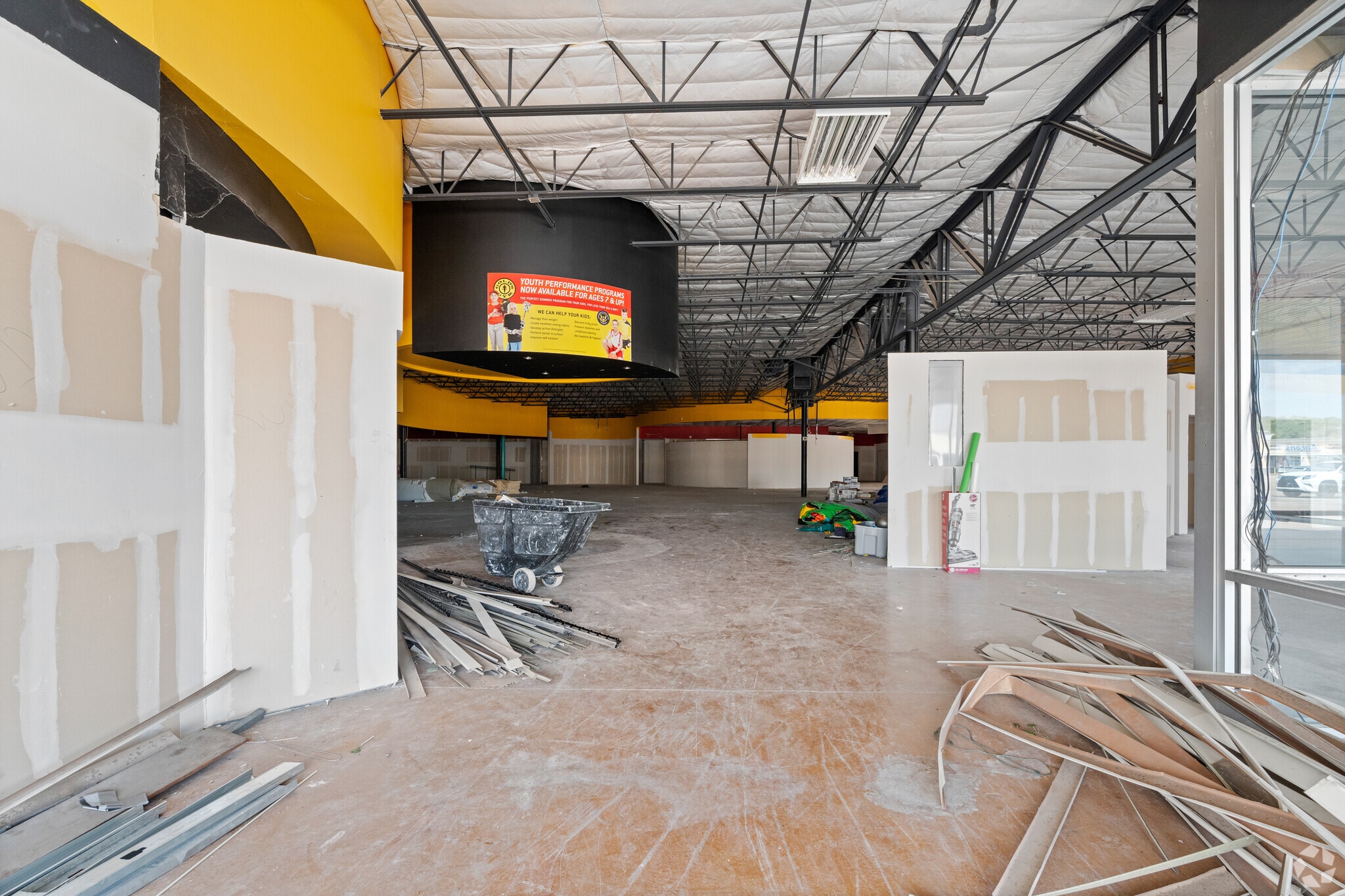 16211-16231 Clay Rd, Houston, TX for lease Interior Photo- Image 1 of 11