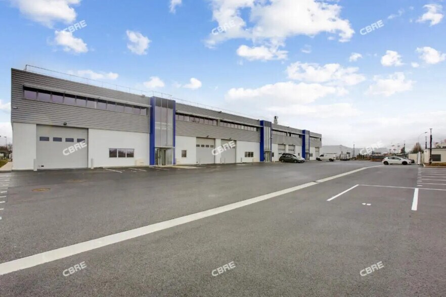 Flex in Brétigny-sur-Orge for lease - Building Photo - Image 2 of 14
