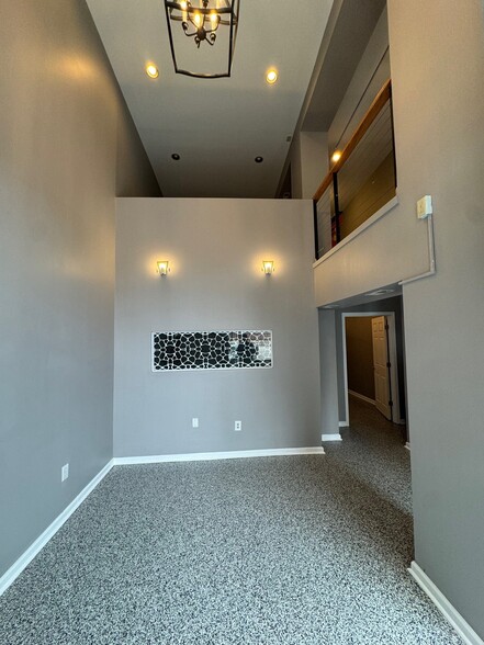 136 Person St, Fayetteville, NC for lease - Interior Photo - Image 2 of 9